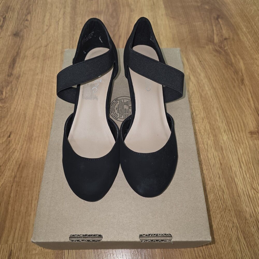 Me Too Mookie Women's Wedge Shoes, Size 6, Soft Plush Dark Velvet Fairy Style.